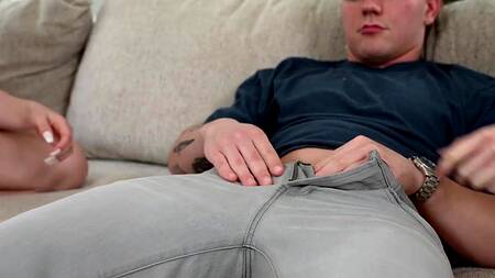 Подсматривает за двумя сводными сестрами и ебет их