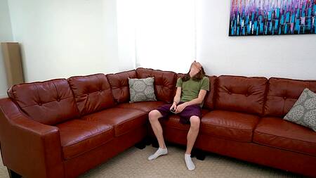 Милфа всё таки пришла к пацану и отдалась в пизду