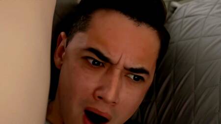 Парень вместе с лучшим другом трахает худую сводную сестру