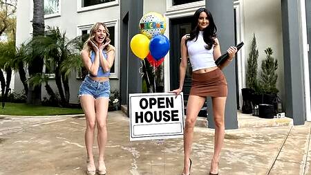 Anya Olsen сыграла на рояле и страстно трахнулась