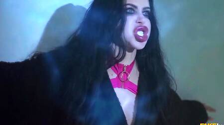 В тело жаркой Arish Lamborghini вселяется демон секса