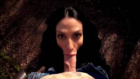 Пошлая милфа сразу соглашается трахнуться за деньги