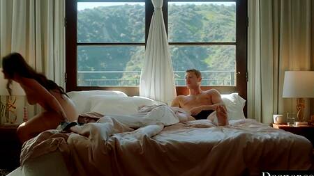 Шикарная красотка Adria Rae в наручниках отдается в попку