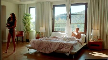 Шикарная красотка Adria Rae в наручниках отдается в попку