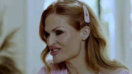 Молодой пацан встретился с рыжей милфой и трахнул её