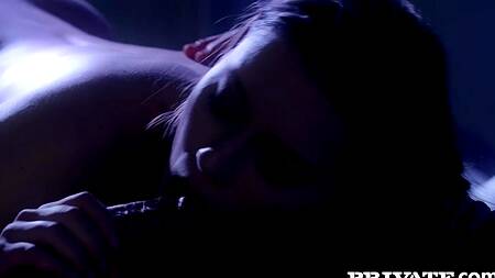 Чувственный секс с балериной за кулисами театра