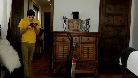 Пасынок снова нюхает трусики мачехи, но на этот раз ещё и трахает её