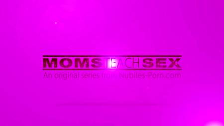 Мамочка учит дочек доставлять экстаз мужчине