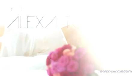 Alexa Tomas отдалась в три дырки прибежавшему с работы мужчине