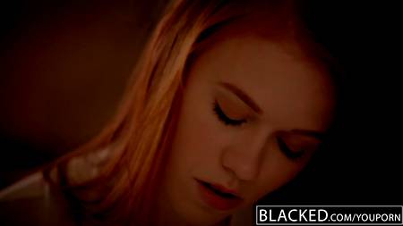 Чернокожий репетитор отымел до изнеможения похотливую студентку