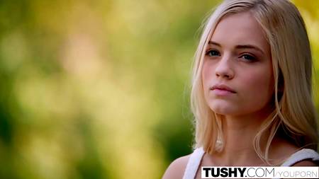 Роскошные блондинки дорвались до большого члена