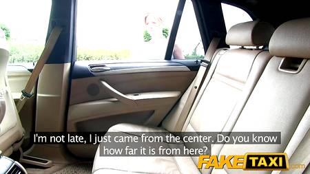 Водила покорил пассажирку мясистым длинным членом