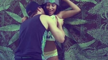 Укуренная девушка оттраханна в жопу по полной программе