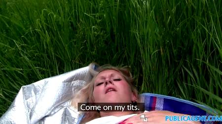 Агент запикапил на улице телку желающею заработать пиздой