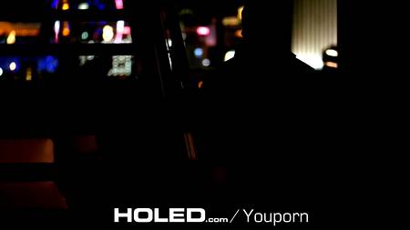 Мужчина провел незабываемый вечер в обществе страстной брюнетки