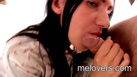 Залил в рот сперму оттраханной в разных позах молодой телочке