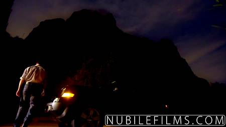 Приятное продолжение романтического вечера влюбленной пары