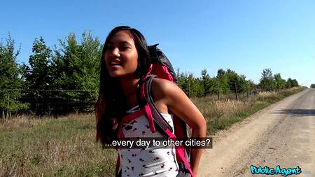 Пацан запикапил и вдул ну улице горячую азиатку с маленькой грудью