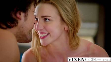 Красивые девчонки устроили мужчине незабываемый сюрприз