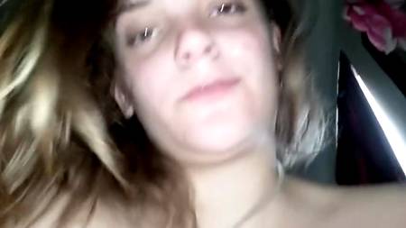 Толстая девушка доводит счастливчика до сказочного оргазма