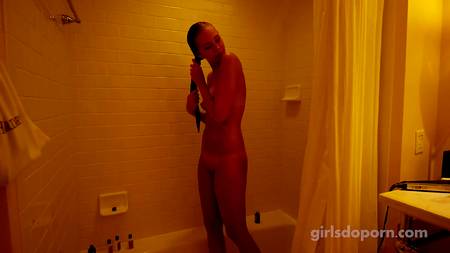 Порно агент шпилит на кастинге сексапильную телку с маленькой грудью