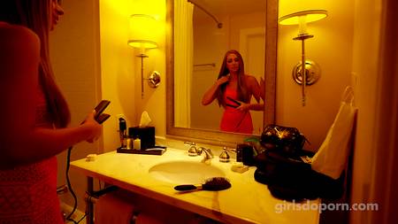 Порно агент шпилит на кастинге сексапильную телку с маленькой грудью