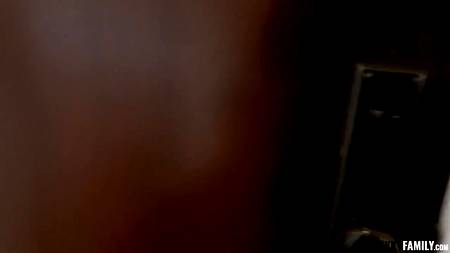 Парнишка снимает крупным планом как ебет офигительную блонду