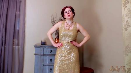 Огненная леди подставила пизду раком для проникновения большого члена