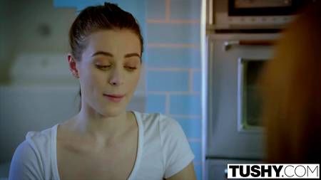 Сногсшибательная Jean Val Jean получила член между булок