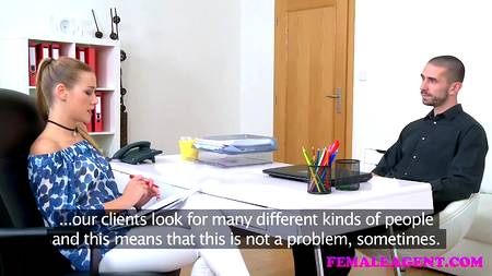 Сексуальная Alexis Crystal провела кастинг у начинающего порно актера