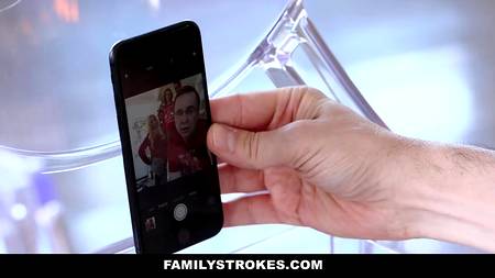 Трахнул подругу, и кончил в ее ротик