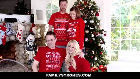 Трахнул подругу, и кончил в ее ротик