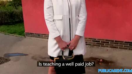 Порно агент предложил блондинке приятный заработок