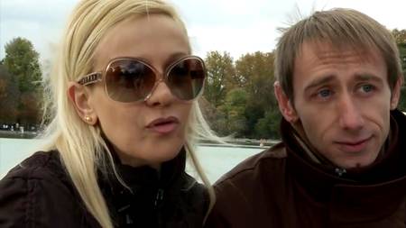 Порно агент оприходовал на кастинге сучку на глазах ее хахаля