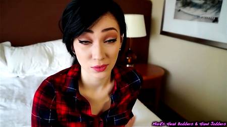 Чувак шантажируя красавицу заставил ее раздвинуть ножки