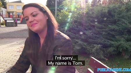 Симпатичная девушка заработала пиздой деньжат