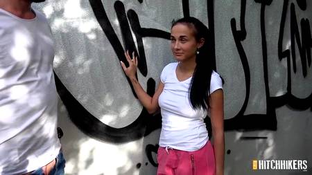 Запикапил на автомойке сексапильную сучку с большими половыми губами