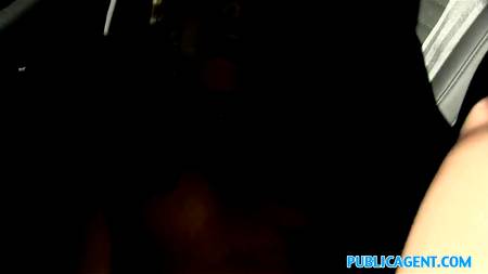 Пикапер отымел жопстую блонду на заднем сиденье