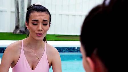 Фитнес возбуждает стройных подруг, им хочется на член тренера