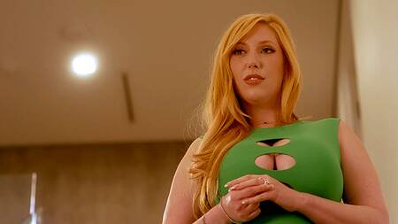 Негр трахает в сочную жопу рыжую жену своего начальника