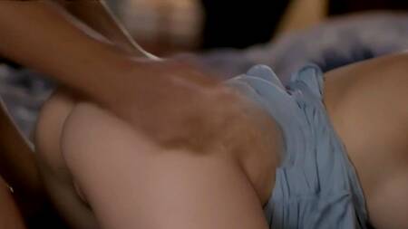 Синеволосая красотка жарко трахается со своим парнем