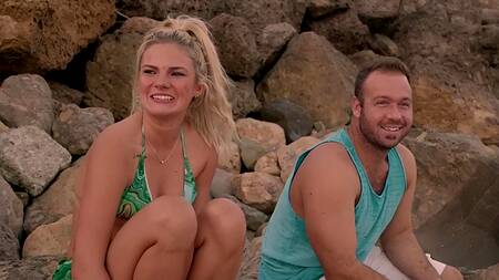 Провел закат с блондинкой и трахнул её в гостинице