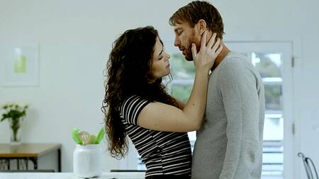 Если с женой стало скучно, нужно трахнуть кудрявую любовницу