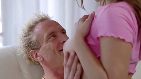 Пусть первым анальным любовником будет отчим