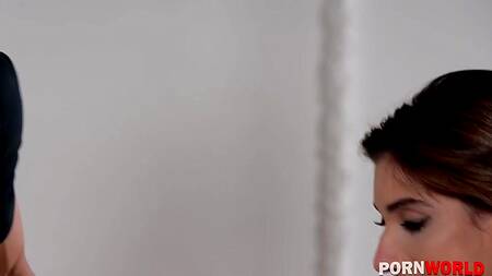 Сперва дела и бизнес, а потом групповой секс во все дырки