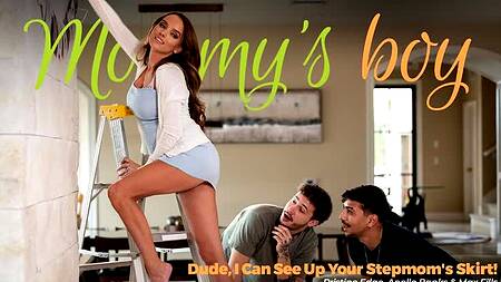 Помогли мачехе нарядить дом и выеабли её в два члена