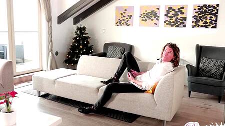 Если жена не дает, то на помощь приходит падчерица