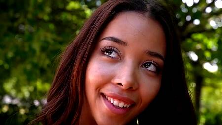 С такой жаркой азиаткой не удастся ничего починить