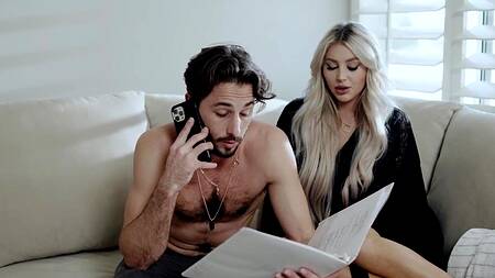 Мужик слишком зажат, ему нужно расслабиться и трахнул молодую красотку