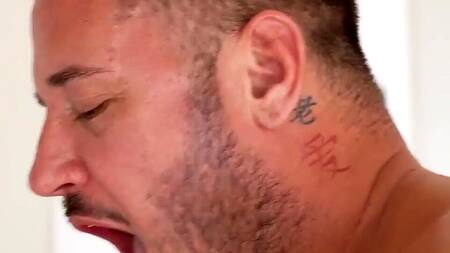 Милая няня тоже хочет секса и предлагает пошалить